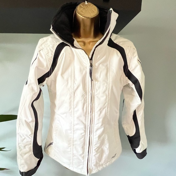 Spyder Jackets & Blazers - Ladies Nylon Ski or Snowboard Jacket - Spyder XT 5000 size 6